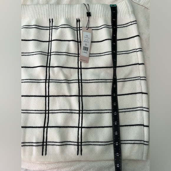 NWT BCBGeneration Skirt - Picture 3 of 5